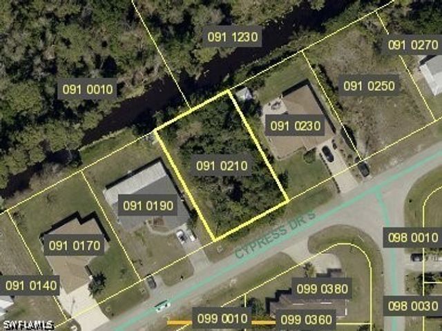 8309 Cypress DR S, Fort Myers, FL 33967