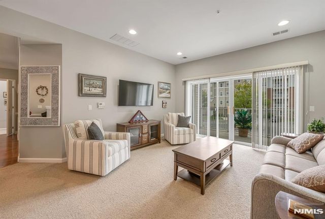 9116 Warrens Way, Wanaque, NJ 07465