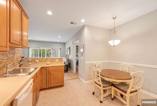 9116 Warrens Way, Wanaque, NJ 07465