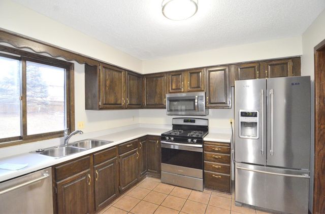 12209 24th Avenue S, Burnsville, MN 55337