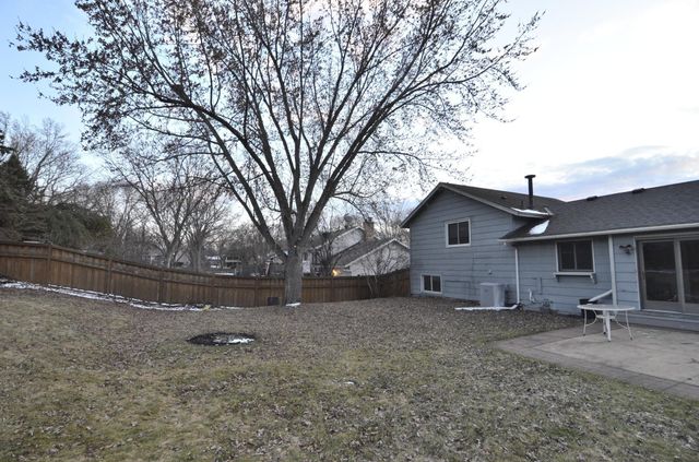 12209 24th Avenue S, Burnsville, MN 55337