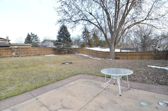 12209 24th Avenue S, Burnsville, MN 55337