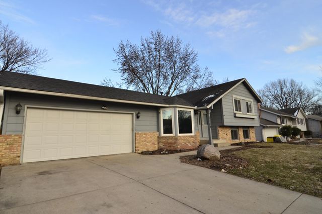 12209 24th Avenue S, Burnsville, MN 55337