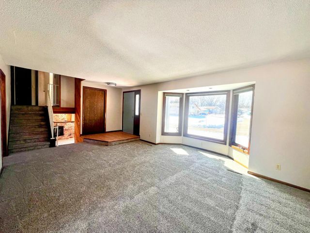 12209 24th Avenue S, Burnsville, MN 55337