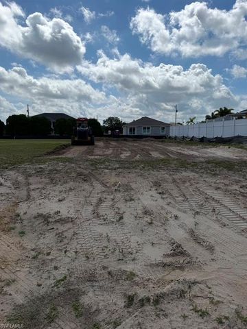 1003 Santa Barbara BLVD N, Cape Coral, FL 33993
