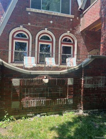 16215 Baylis Street, Detroit, MI 48221