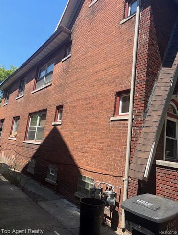 16215 Baylis Street, Detroit, MI 48221
