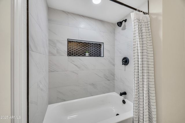 8830 W SAINT JOHN Road, Peoria, AZ 85382