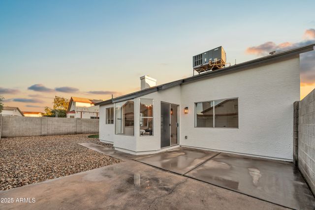 8830 W SAINT JOHN Road, Peoria, AZ 85382