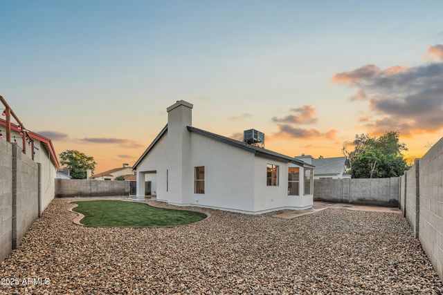 8830 W SAINT JOHN Road, Peoria, AZ 85382