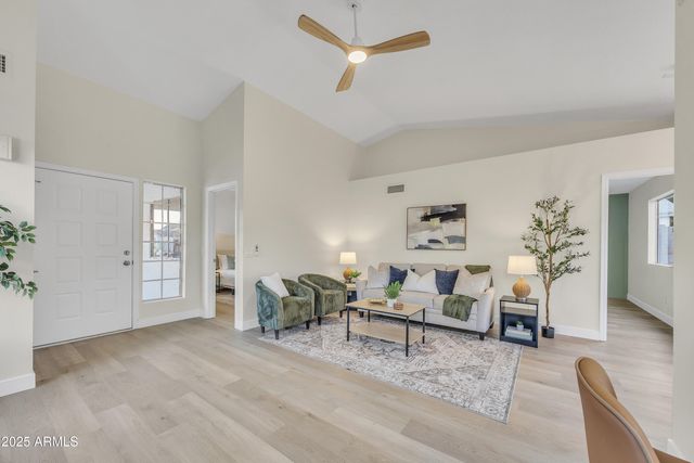 8830 W SAINT JOHN Road, Peoria, AZ 85382