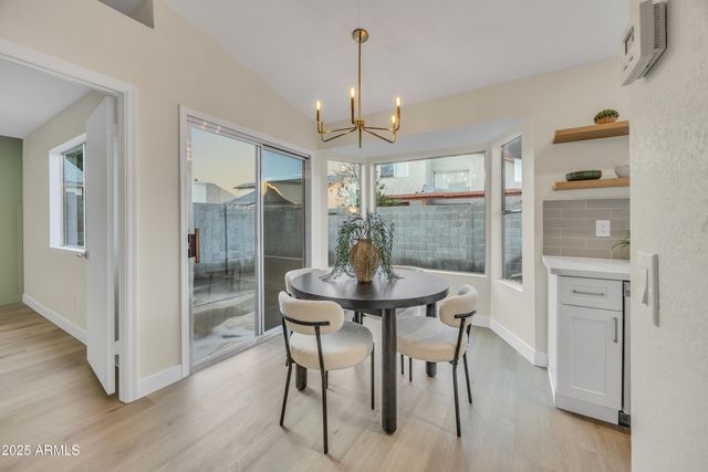 8830 W SAINT JOHN Road, Peoria, AZ 85382