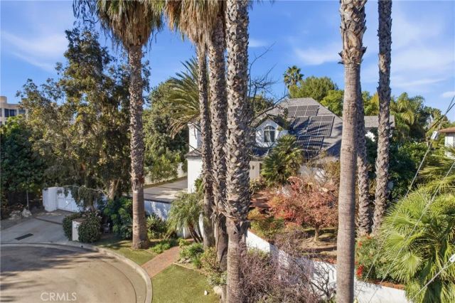 5645 Donna Avenue, Tarzana, CA 91356