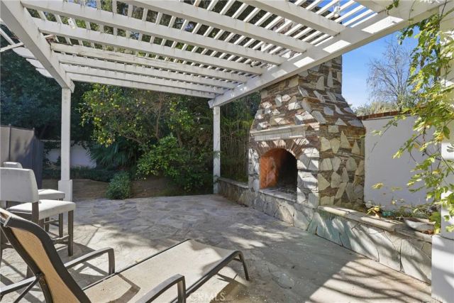 5645 Donna Avenue, Tarzana, CA 91356