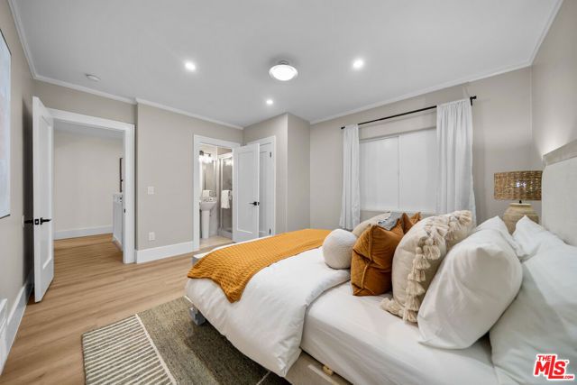 320 Westminster Avenue, Los Angeles, CA 90020