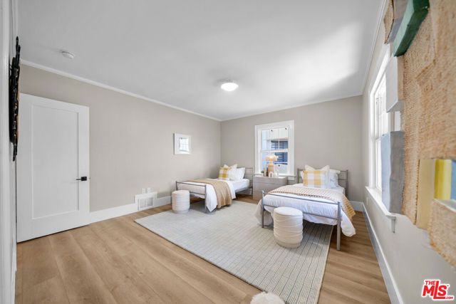 320 Westminster Avenue, Los Angeles, CA 90020