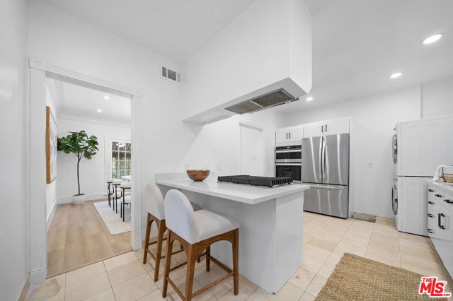 320 Westminster Avenue, Los Angeles, CA 90020