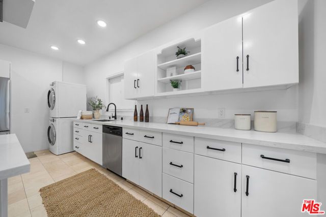 320 Westminster Avenue, Los Angeles, CA 90020