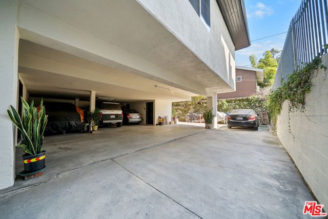 320 Westminster Avenue, Los Angeles, CA 90020