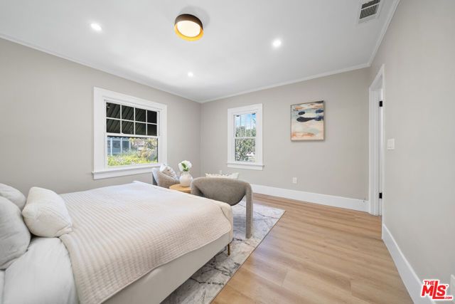 320 Westminster Avenue, Los Angeles, CA 90020