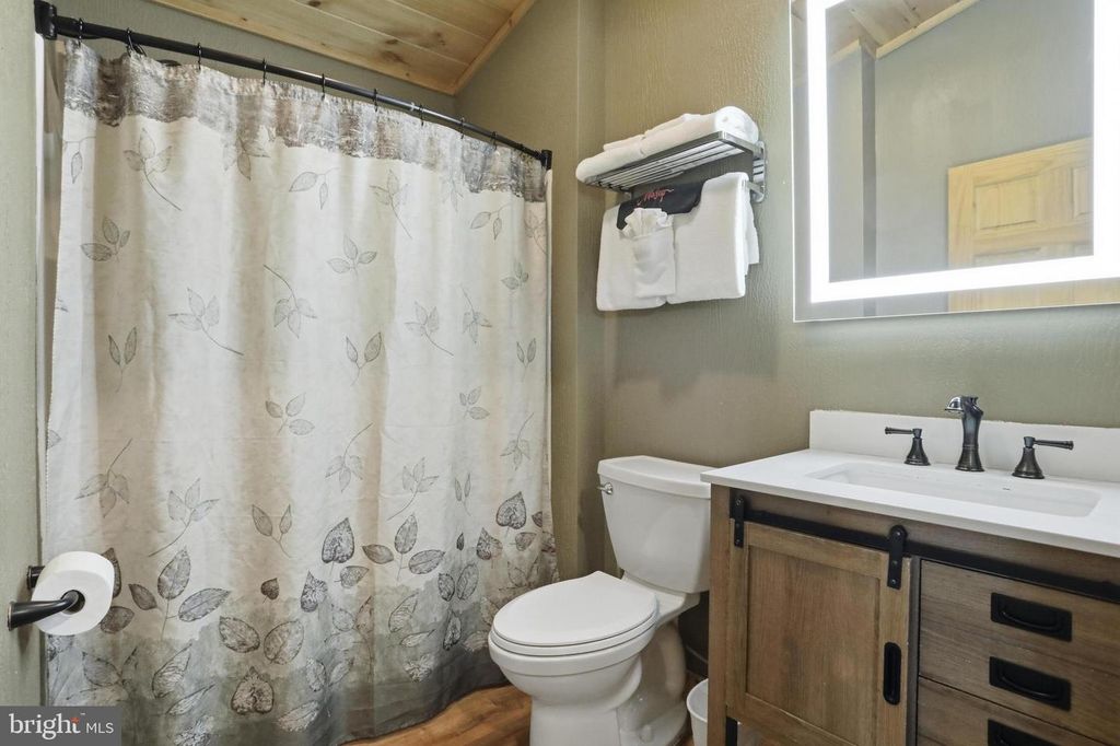 Image 10 of property listing at 27 GRANDVIEW BLVD, Mc Henry, MD 21541