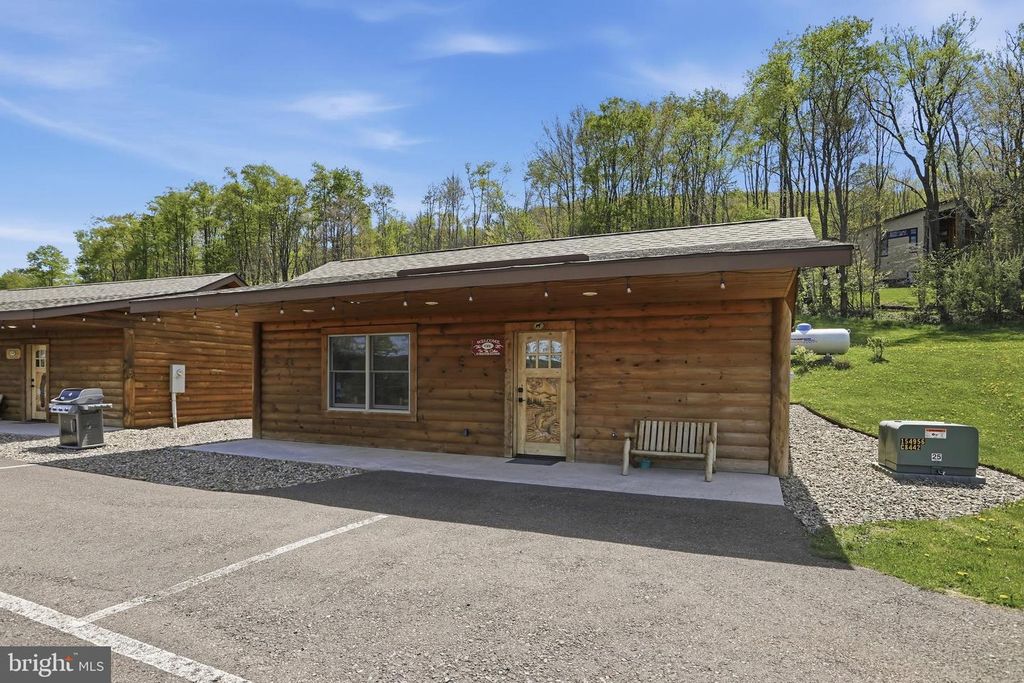Image 11 of property listing at 27 GRANDVIEW BLVD, Mc Henry, MD 21541
