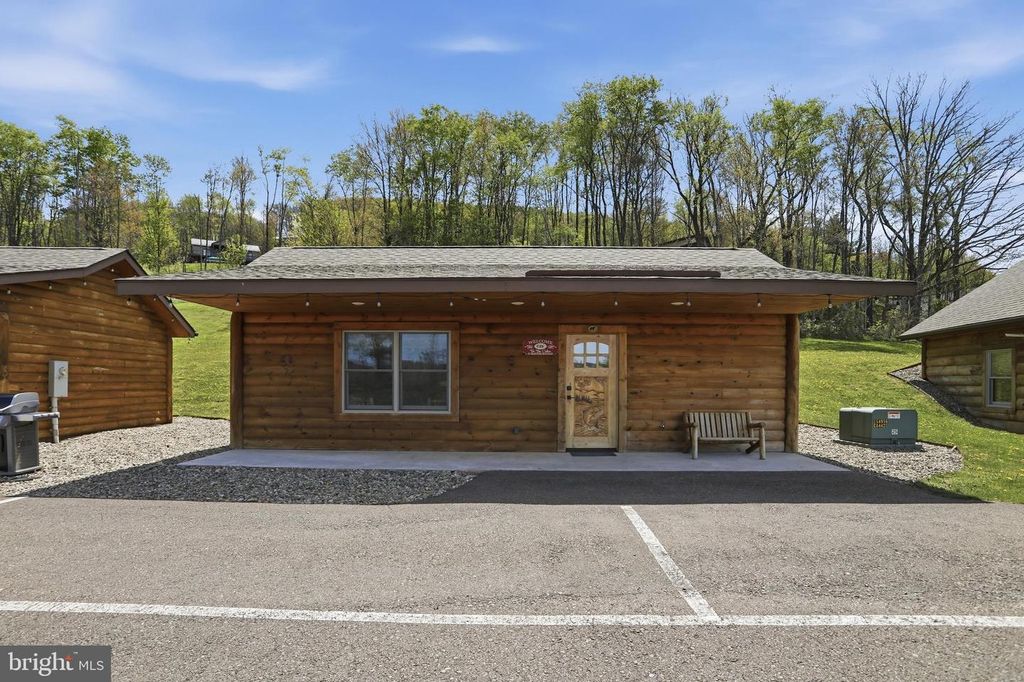 Image 9 of property listing at 27 GRANDVIEW BLVD, Mc Henry, MD 21541