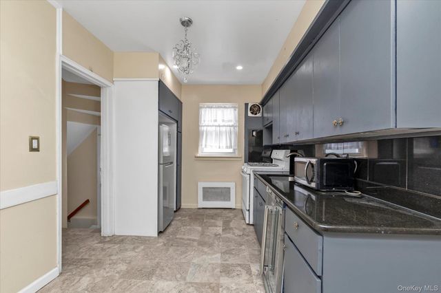 112 Ann Street, Valley Stream, NY 11580