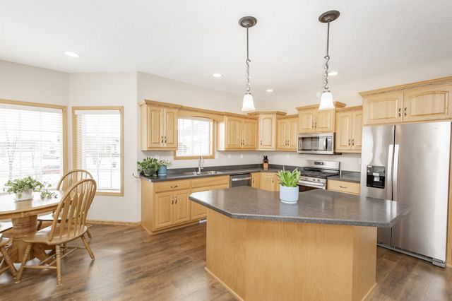 528 Prescott Lane, West Fargo, ND 58078