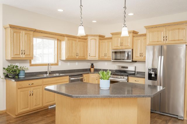 528 Prescott Lane, West Fargo, ND 58078