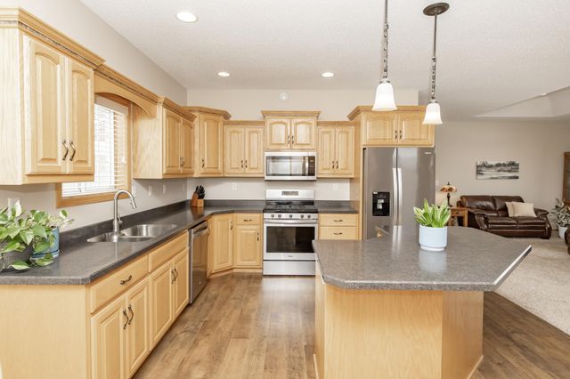 528 Prescott Lane, West Fargo, ND 58078