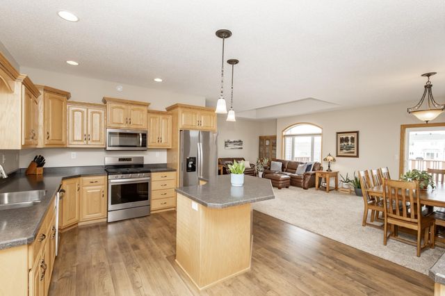 528 Prescott Lane, West Fargo, ND 58078