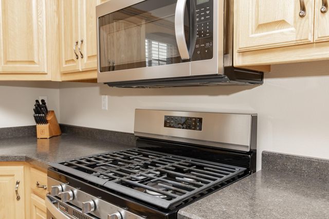 528 Prescott Lane, West Fargo, ND 58078