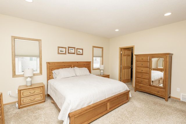 528 Prescott Lane, West Fargo, ND 58078