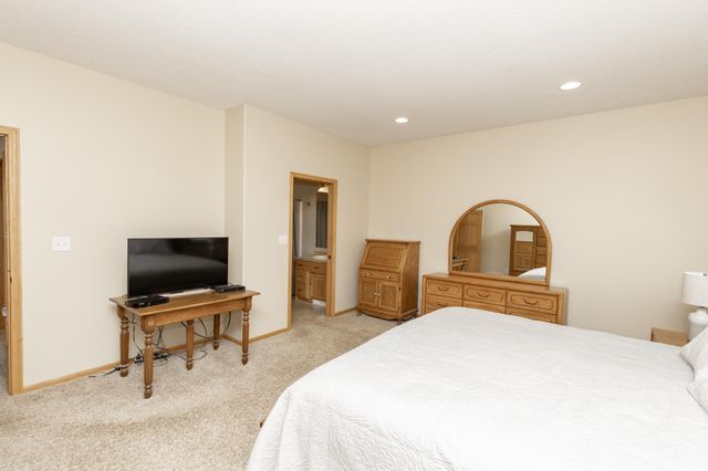 528 Prescott Lane, West Fargo, ND 58078