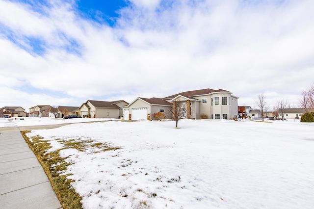 528 Prescott Lane, West Fargo, ND 58078