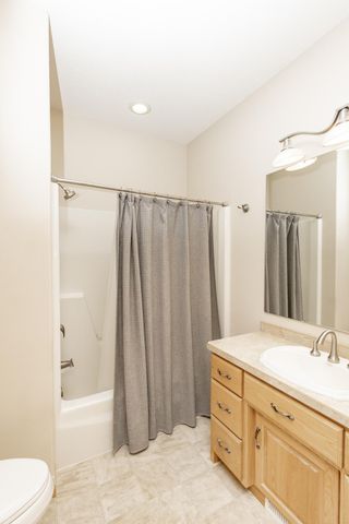 528 Prescott Lane, West Fargo, ND 58078