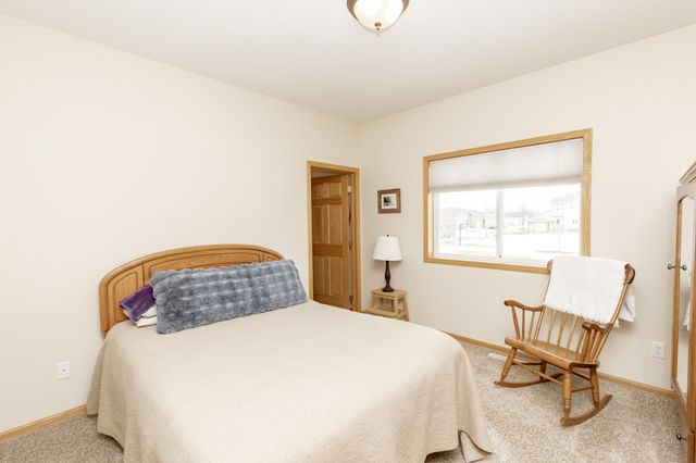 528 Prescott Lane, West Fargo, ND 58078