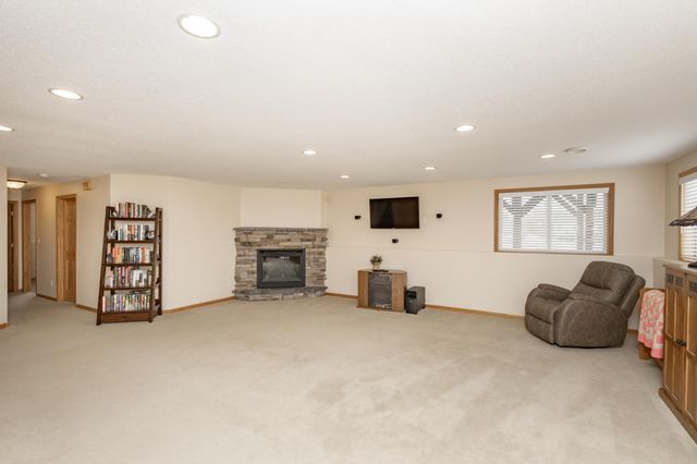 528 Prescott Lane, West Fargo, ND 58078