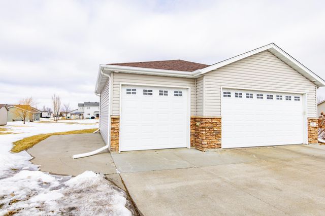 528 Prescott Lane, West Fargo, ND 58078