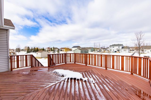 528 Prescott Lane, West Fargo, ND 58078