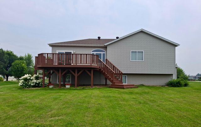 528 Prescott Lane, West Fargo, ND 58078