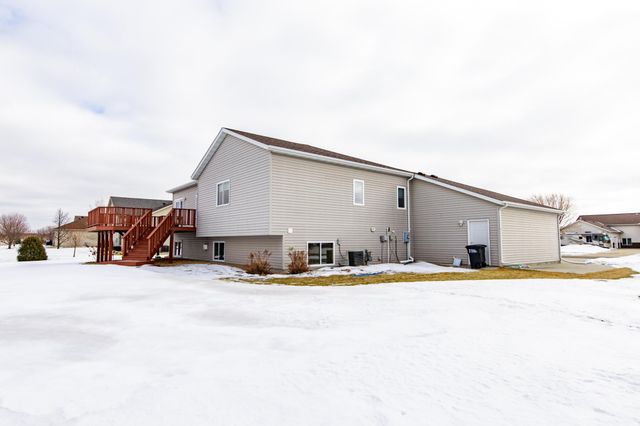 528 Prescott Lane, West Fargo, ND 58078