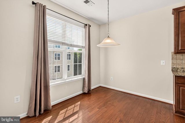 9479 STONEWALL RD, Manassas, VA 20110