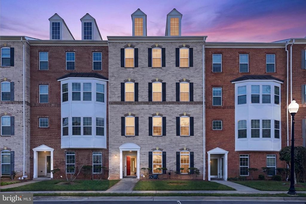 9479 STONEWALL RD, Manassas, VA 20110