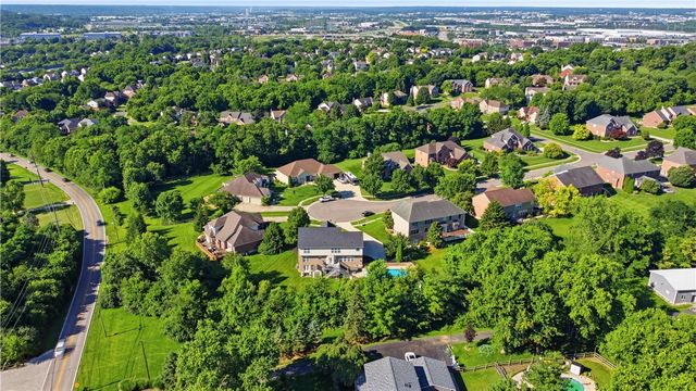 6272 Chappellfield Drive, West Chester, OH 45069