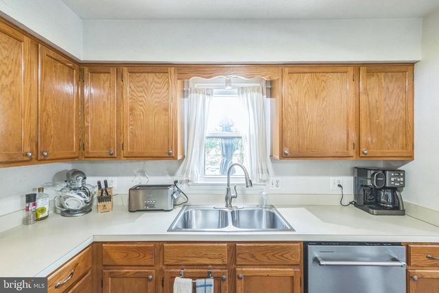 203 PEMBRIDGE DR, Winchester, VA 22602
