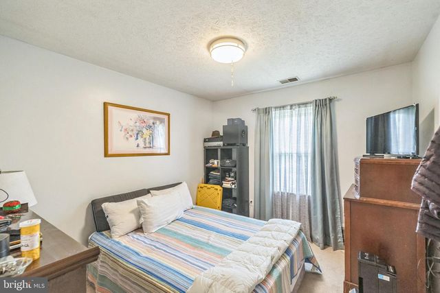 203 PEMBRIDGE DR, Winchester, VA 22602