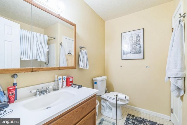 203 PEMBRIDGE DR, Winchester, VA 22602