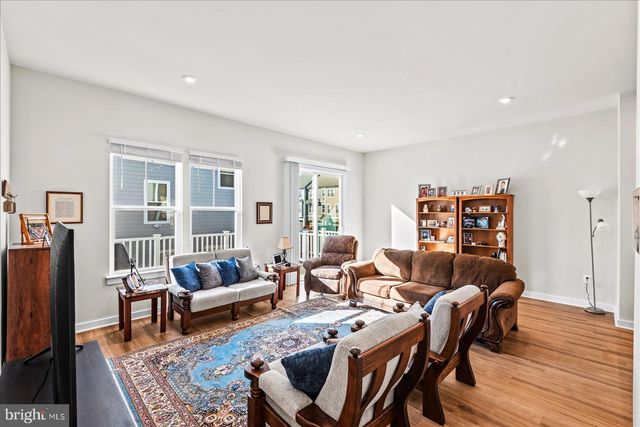 17982 WOODS OVERLOOK DR, Dumfries, VA 22026